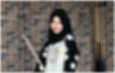 Simpel Tapi Modis, Ini 6 Ide Padu Padan Outfit Hitam ala Adiba Khanza!
