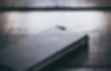Bahaya, Jangan Taruh Handphone di Bawah Jok Motor, Simak Cara Menyimpan Hape yang Benar