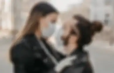 10 Cara Cowok Bilang Sayang ke Pacarnya tanpa Kata-Kata..., Begini Caranya!