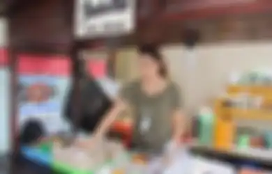 Parasnya Cantik Mirip Syahnaz Shadiqah, Gadis 20 Tahun Penjaga Angkringan Asal Semarang Kerap Digoda Pelanggan Pria, Putri: Saya Tanggapi dengan Guyon
