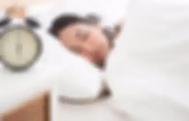 Tolong Hindari Kebiasaan Menumpuk Bantal Mulai Hari Ini, Ternyata Tubuh Bisa Alami Ini..