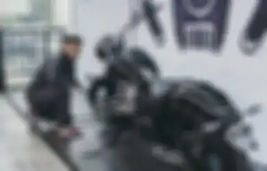 Panas-panasi Sule Gara-gara Sibuk Motoran Bareng Sosok Ini, Ariel NOAH Langsung Kena Semprot Sang Komedian, Netizen: Persaingan Ketat