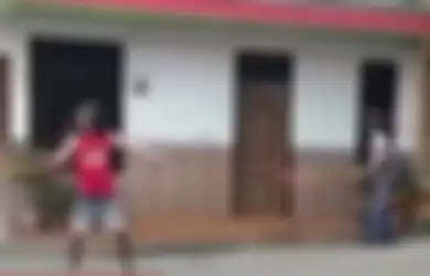Bak Samurai Siap Bertarung Ayunkan Pedang Katana, Pria Ini Ngamuk hingga Buat Polisi Kualahan, Identitasnya Terungkap Usai Tembakan Petugas Tak Mempan Menghalaunya