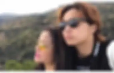 Usianya Hampir Masuki Kepala Enam, Penyanyi Wanita Legend Indonesia Ini Kerap Pamer Bareng Sang Putra: Emang Udah Kayak Pacar Ya Ma