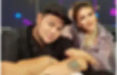 Seantero Negeri Tahu Cintanya Ditolak Ivan Gunawan, Ayu Ting Ting Nekat Lakukan Hal Ini di Depan Layar Kaca Usai Igun Ngaku Pernah Cium Bibirnya