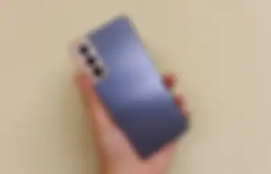 Samsung Galaxy S22 Batal Hadir Dengan Kamera Selfie di Bawah Layar