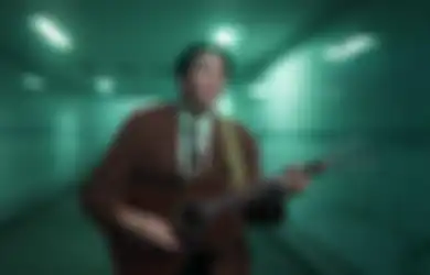Rilis Video Live 'Pluto', Phum Viphurit Ngasih Kode Bakal Rilis Sesuatu