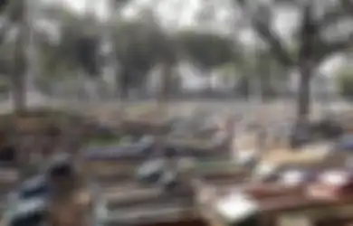 Jasadnya Hilang dari Kuburan Tempatnya Bersemayam, Jenazah Seorang Nenek Ini Malah Ditemukan Bocah-bocah Sedang Mengambang di Lautan, Padahal Kain Kafan Masih di Liang Lahat