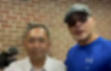 Tolak Gabung, Dewa Kipas Justru Terlihat Kenakan Atribut Tim eSport!