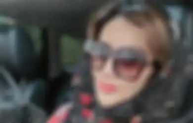 Tenar Gegara Kasus 'Ikan Asin', Barbie Kumalasari yang Sempat Pamer Saldo Rp 3 Miliar Kini Hanya Bisa Makan di Warteg, Dua Pria Tampak Menemaninya