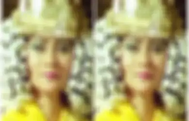 Detik-detik Sebelum Ajal Menjemput, Suzzanna Minta Benda Kecil Ini Dimasukkan ke Peti Mati, Clift Sangra: Saya Taruh di Tangan Bunda