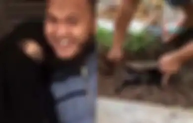 Kondisi Rumah Tangga Caesar YKS Makin Memprihatinkan, Sang Istri Jadi Bulan-bulanan 'Kiriman Misterius' Berbau Klenik, Alami Muntah Belatung hingga Pekarangannya Ditanam Kain Kafan