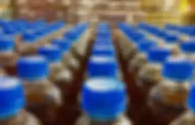 Viral di TikTok, Minuman Teh Kemasan Rasa Anggur Bakal Pengaruhin Ciuman? Mending Cek Fakta dan Mitos Ciuman Ini Deh