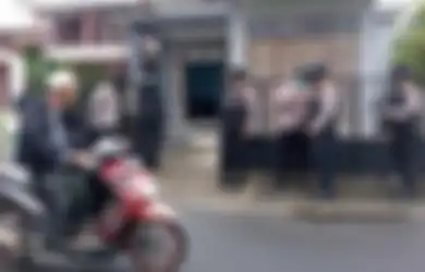Juragan Dump Truck Nglegok Blitar Ditangkap Gara-gara Diduga Teroris, Kepala Desa Akui Tak Kaget Warganya Diciduk Densus 88, Sosok Ini Disebut Sempat Bocorkan Identitas Gelap Pelaku