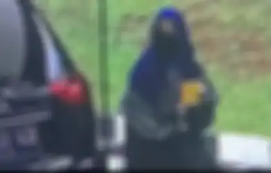 Putrinya Ditembak Mati di Tempat Gara-gara Nekat Serang Mabes Polri, Ayah Zakiah Aini Sampai Begetar Tahu Anaknya Laksanakan Aksi Teror, Rekan: Kan Dia Anaknya Nurut...