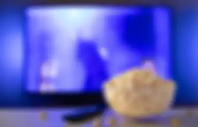 Isi Liburan Nataru di Rumah dengan Nonton Lewat 5 Aplikasi Ini, yuk!