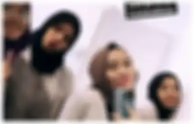 Sohwa Halilintar Posting Foto Pakai Kebaya, Seragam Buat Pernikahan Atta dan Aurel?