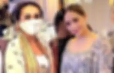 Canggung Parah! Momen Langka Nagita Slavina dan Ayu Ting Ting Hadiri Kondangan Bareng, Tak Saling Sapa Bak Perang Dingin
