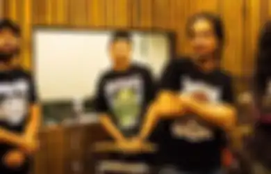 Cadas! Begini Aksi Live Rey 'KPR' Bareng Band Stoner Shovelhead