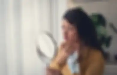 Pakai Masker Malah Jerawatan? Makanya Cegah dengan Cara Ini!