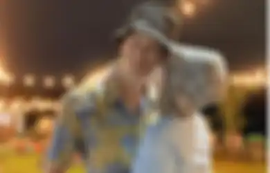 Tertangkap Kamera Cium Dimas Back Saat Kekasihnya Sedang Sekolah Penerbangan di Luar Negeri, Kelakuan Nikita Mirzani Buat Sahabat-sahabatnya Bereaksi, Dinar Candy: Hmmmmm