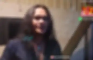 Viral Video Bocah Ngobrol Sendirian Seperti Lagi Diajak Main, Sang Ibu Heboh Minta Warganet Indigo Menerawang, Mbah Mijan: Ia Punya 'Kelebihan'