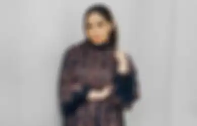 Ziarah ke Makam Ayah Raffi Ahmad, Penampilan Nagita Slavina Justru Banjir Kritikan Warganet yang Dinilai Kurang Pantas: Kenapa Pake Baju Begitu Mbak?
