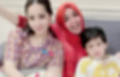 Sumber Kekayaannya Melimpah Ruah, Rieta Amalia Cuma-cuma Berikan Rafathar Black Card Alias Kartu Kredit Miliarder Khusus Buat Jajan, Netizen Auto Heboh: Kalau Gue Buat Beli Sembako