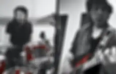 Dave Grohl Muncul di Single Kejutan Mick Jagger, 