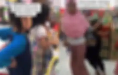 Bukti Bahagia Itu Sederhana, Bocah-bocah Ini Viral Kegirangan Serbu Minimarket Pertama yang Ada di Desanya, Warga: yang Beli Satu, Teman-temannya Nganter