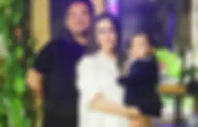 Anaknya Baru 4 Bulan Udah Dikado Stadion Standar FIFA, Inilah Ketajiran Suami Momo Geisha yang Jarang Tersorot Media, Berjuluk 'Sultan' dengan Bisnis Ini