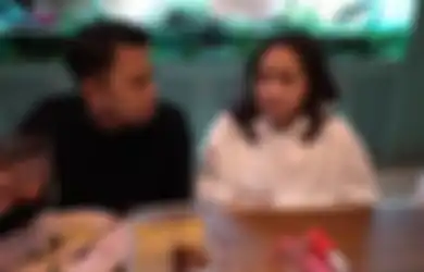 Lagi Asyik-asyik Ngobrol di Meja Makan dengan Raffi Ahmad, Nagita Slavina Tiba-tiba Nangis Kejer Nggak Berhenti-berhenti, Ayah Rafathar Sampai Dibuat Bingung Karena Ini