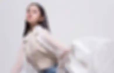 5 Fashion Asila Maisa Saat Pemotretan Oleh Fotografer Moza Wahyu. Keren!