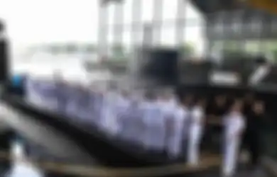 Atas Nama Negara, Jokowi Janjikan Keluarga Awak KRI Nanggala 402 Dibangunkan Rumah dan Anak-anaknya Mendapat Pendidikan Hingga Kuliah: Kalau Ada Keinginan Bisa Disampaikan...