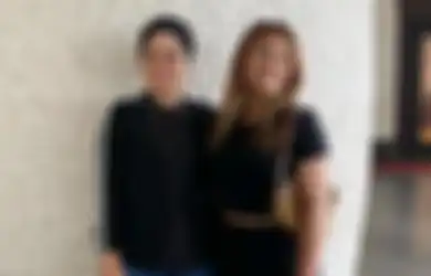 Pakai Outfit Hitam, Begini Gaya Kompak Anak Eko Patrio, Nayla Ayu Bareng Mama!