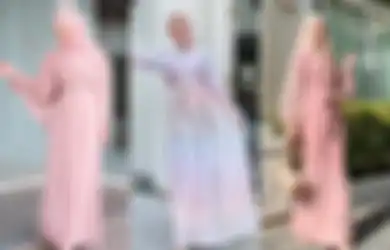 5 Dress Pink Manis untuk Lebaran ala Selebgram Hijab. Ayu dan Anggun!