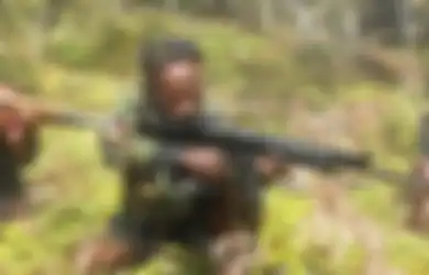 Perang Mencekam TNI Polri Hadapi KKB Papua yang Kuasai Bandara Terekam Kamera, 3 Jam Saling Tembakkan Senjata, Irjen Mathius D Fakhiri Tak Paksakan Diri Kejar Pelaku Karena Alasan Luar Biasa Ini