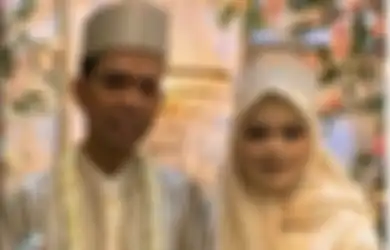 Rela Lepaskan Putrinya yang Baru 19 Tahun ke Pelukan Pendakwah Kondang, Terungkap Sosok Mertua Ustaz Abdul Somad, Dihormati Tetangga dan Pernah Jabat Posisi Penting di Kampung, Ini Kesaksian Warga