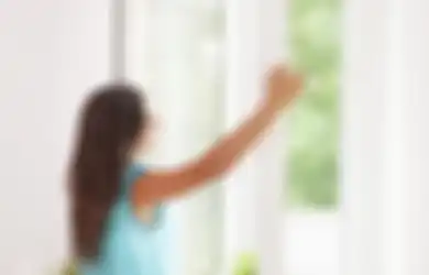 Cara Sederhana Rumah Segar Bebas Bau, Salah Satunya Buka Jendela!