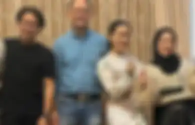 Datang Berduaan ke Rumah Iis Dahlia, Kehadiran Nissa Sabyan dan Ayus Langsung Bikin Heboh, Ibunda Salshadilla Juwita: Lagi Seru-serunya...