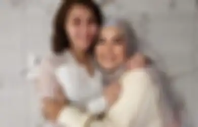 Puji Kecantikan Ayu Ting Ting Saat Tampil Bareng Rhoma Irama, Umi Kalsum Malah Dicibir Gegara Kalimat Ini, Netizen: Bu Aji Jangan Ngelawak! 