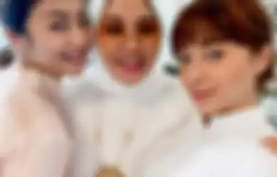 Tajir Melintir, Nikita Willy Berbalut Tunik Sederhana untuk Lebaran