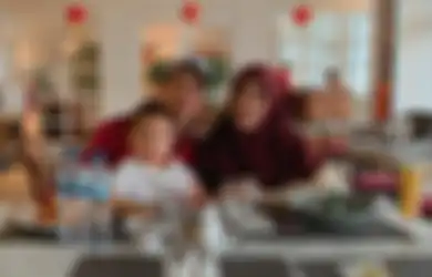 Unggah Foto Prosesi Pernikahannya Dulu, Putra Ustaz Arifin Ilham Bongkar Alasannya Digugat Cerai Larissa Chou Usai 5 Tahun Menikah, Benarkah Ada Orang Ketiga?