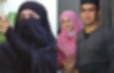 Lihat Anaknya yang Sudah Meninggal Wara-wiri Jadi Pemberitaan, Terungkap Kondisi Ibu Mendiang Uje Usai Isu Poligami Dibongkar Umi Pipik, Fajar Deki: Kasihan, Ditunggu Sampai Tengah Malam