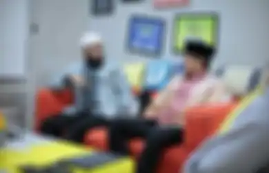 Profil Ustaz Khalid Basalamah yang Minta Tak Menyanyi Indonesia Raya, Ternyata Ceramahnya Pernah Dibubarkan GP Ansor