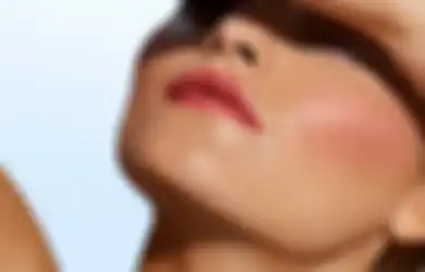 Wajib Dicoba! 3 Tips Makeup untuk Kulit Berminyak Supaya Long Lasting!