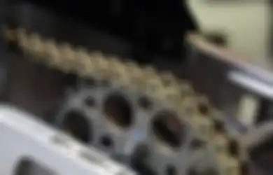 Mau Safety dan Hemat Biaya? Inilah 4 Tips Merawat Rantai Sepeda Motor Biar Tetap Awet