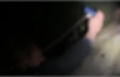 Viral, iPhone 12 Pro Tenggelam di Kanal Berlumpur, Masih Bisa Selamat!