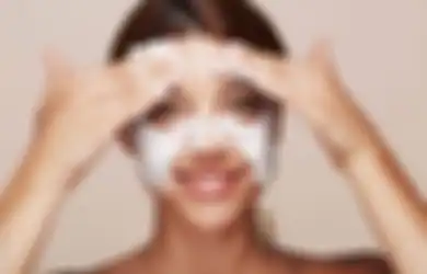Tak Disadari, 6 Kesalahan Saat Mencuci Muka yang Sering Dilakukan