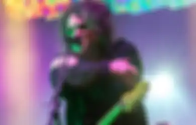 Vokalis The Cure Robert Smith Rencanakan Rilis Album Noise